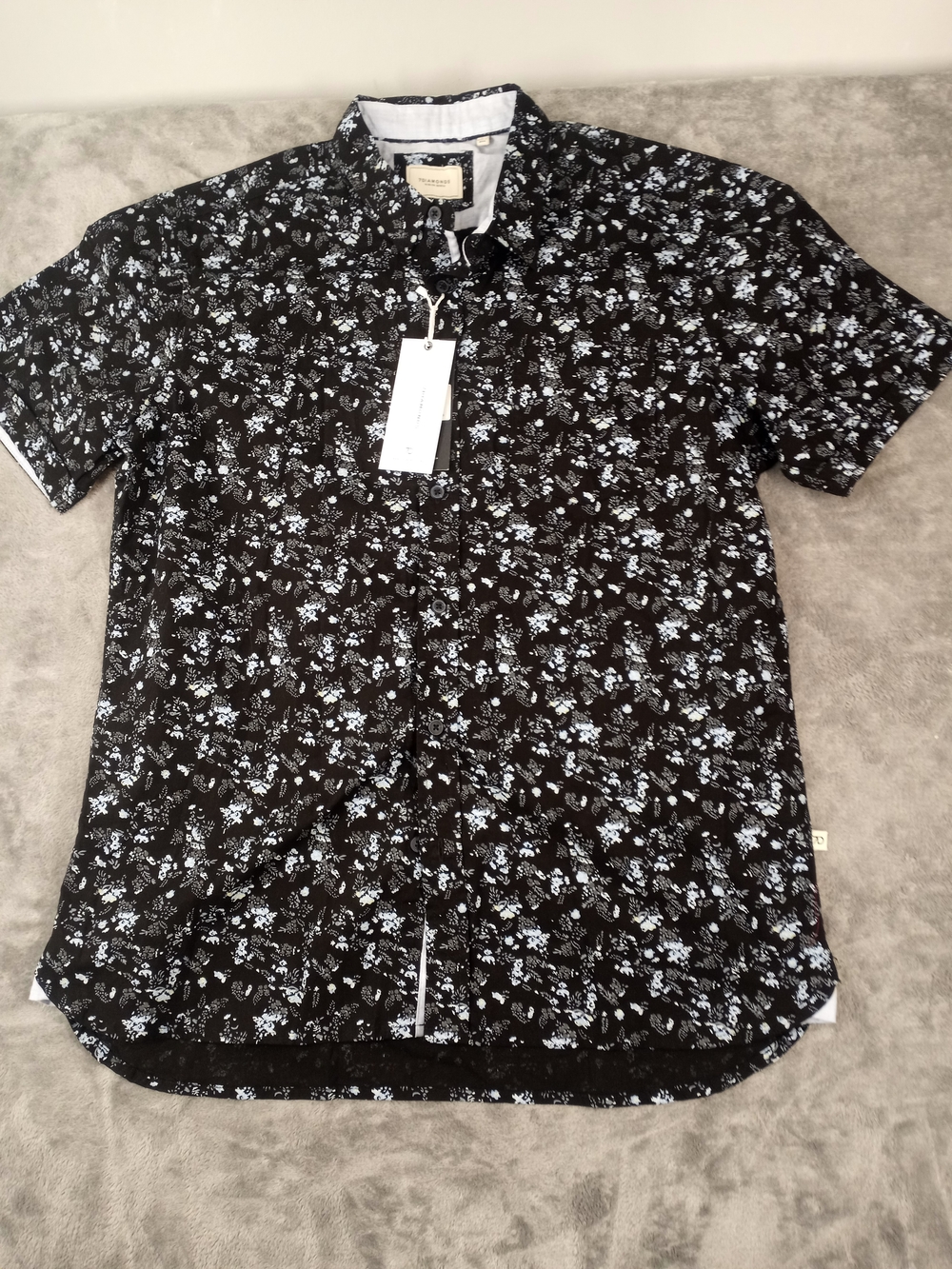 7 Diamons Men's Black Floral Short-Sleeve Button-Up Shirt Size Large NWT